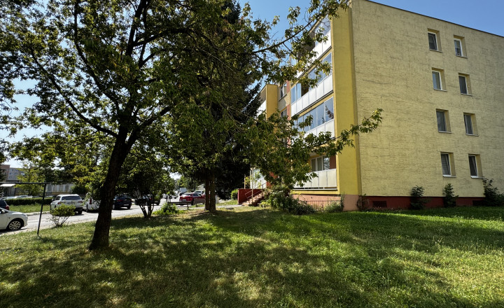 Predané!  2-izbový byt s loggiou, Kežmarská, Košice - fotografia 1